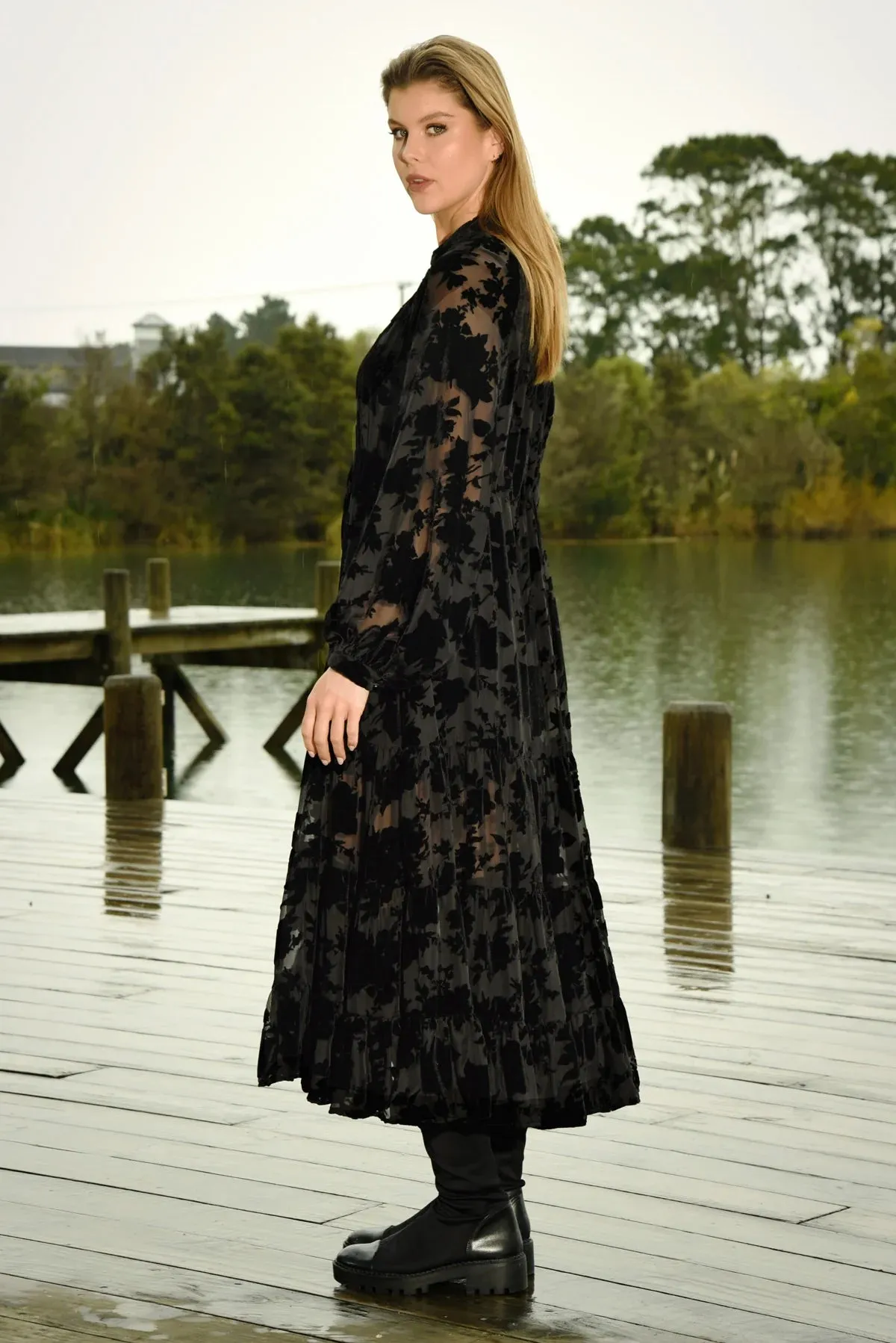 Never Say Tie Dress / Black